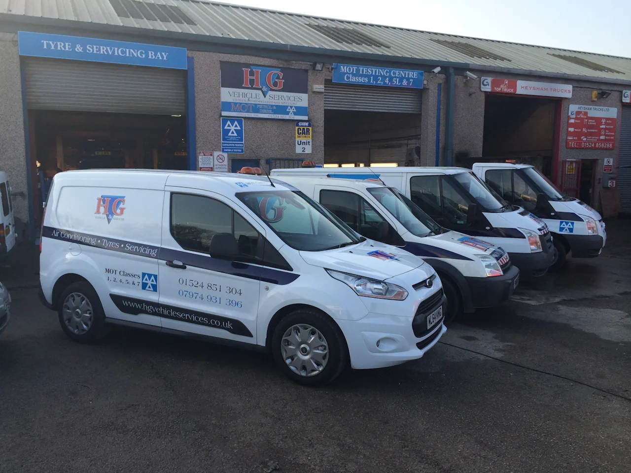 HG-Small_Vans-Outside